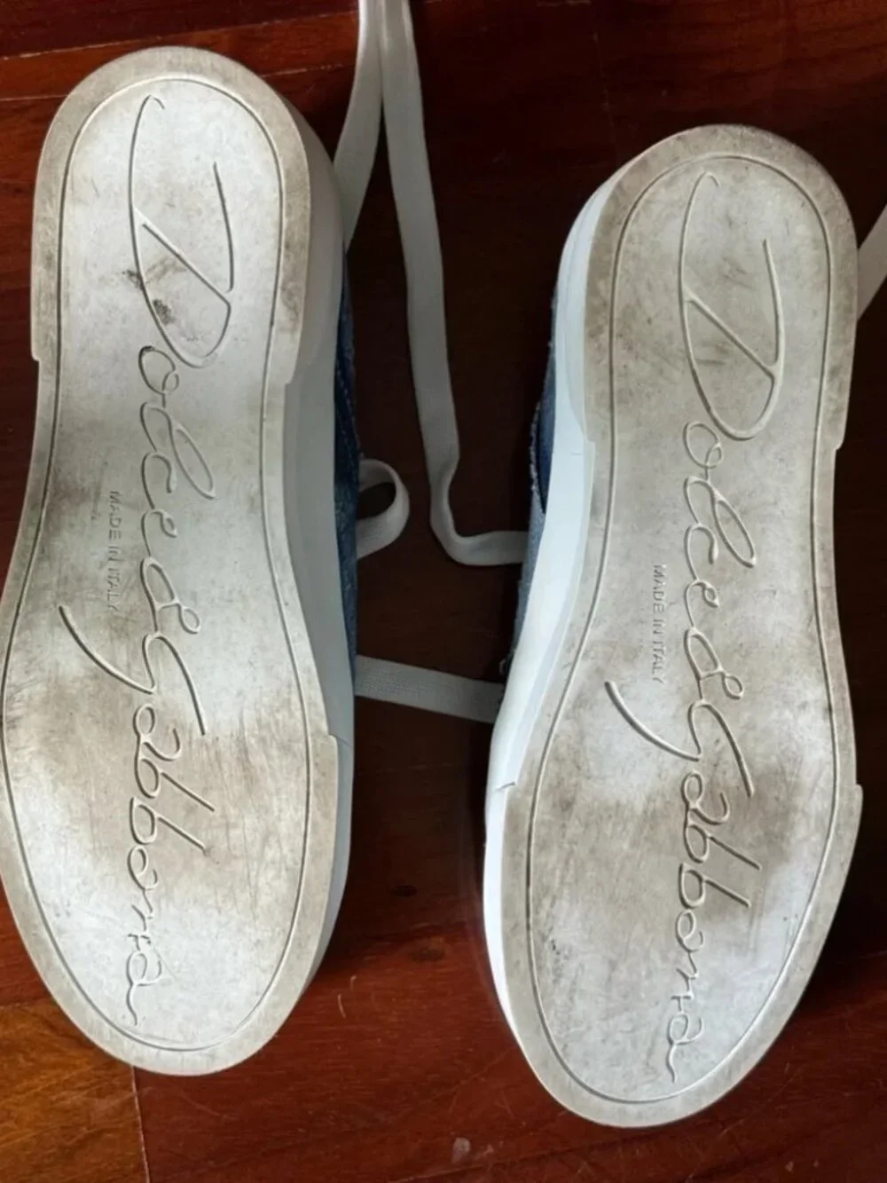 DOLCE & GABBANA SNEAKERS SIZE 39 FITS US SIZE 8.5. IN GREAT CONDITION. WORN ONCE